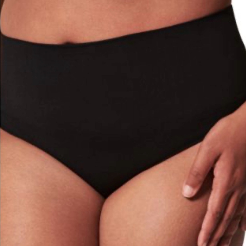 SPANX Shaping Thong (40048R)
